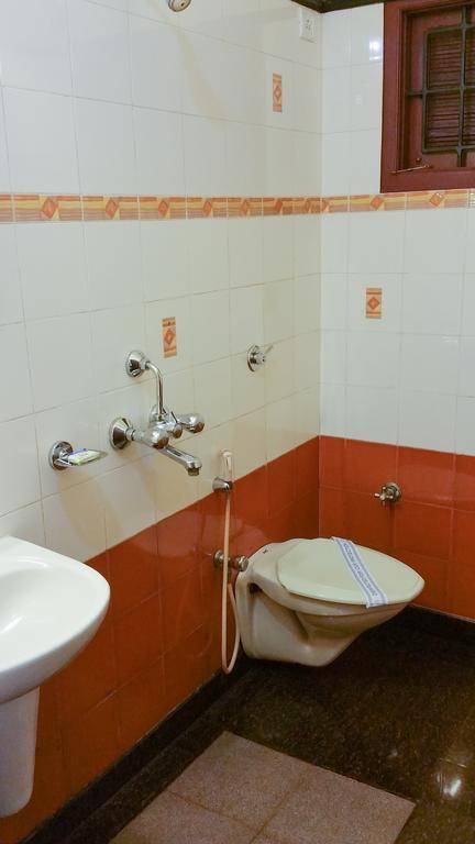 River View Guest House - Kavitha Residency Мангалор Екстериор снимка